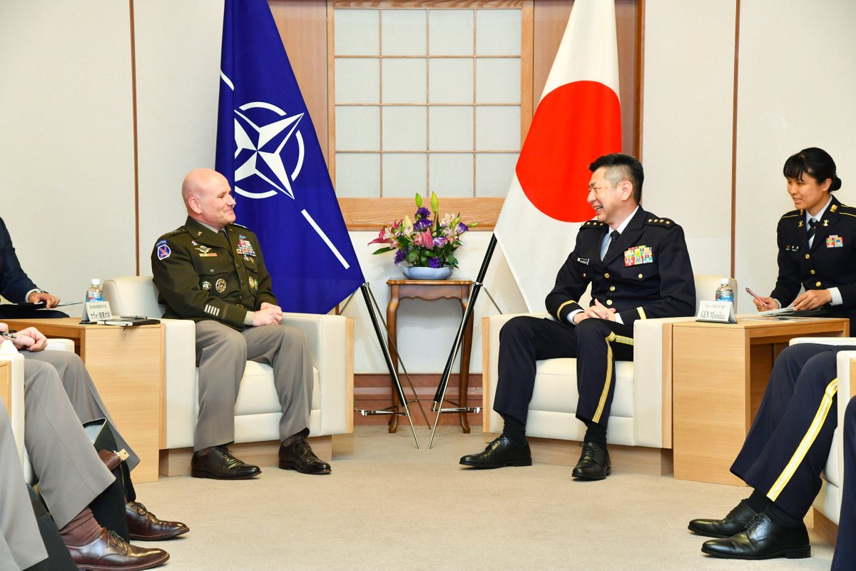 2月27日（火）、カヴォリNATO欧州連合軍最高司令官が来省し