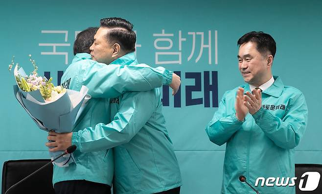 우리는 박영순의원 합류로 기쁜 날임😊💚🩵