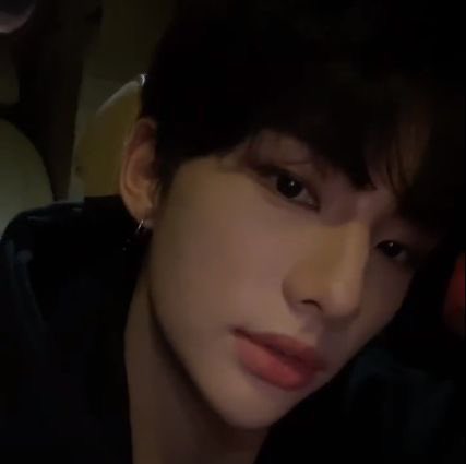 liinoshearts's tweet photo. ᡣ𐭩 hidden love || au hyunin 

dos aureros con personalidades totalmente distintas, aparentemente se odian por comentarios polémicos entre sus lectores. 

¿quien sabrá lo que pasa realidad en sus vidas? https://t.co/47nkck8MQm