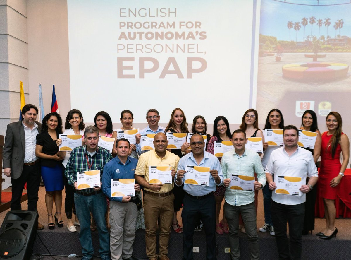 lauao's tweet photo. En la UAO estamos muy orgullosos de nuestros 16 colaboradores que se graduaron del English Program for Autonoma’s Personnel, EPAP. ¡Felicitaciones! 🎓👏 #UAO #EPAP https://t.co/DW3C7ZThFH