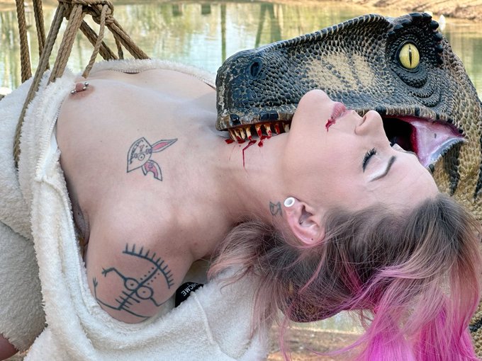 Dreams do really come true 🦖❤️ I look so at peace.    @lewrubens @PortiaEverly @Trixie_E11 @TwiggyMcStmpwzl<a href="/tag/feet"class="tags"><span>#feet</span></a><a href="/tag/underwater"class="tags"><span>#underwater</span></a><a href="/tag/microbikini"class="tags"><span>#microbikini</span></a><a href="/tag/tiedup"class="tags"><span>#tiedup</span></a><a href="/tag/under"class="tags"><span>#under</span></a>