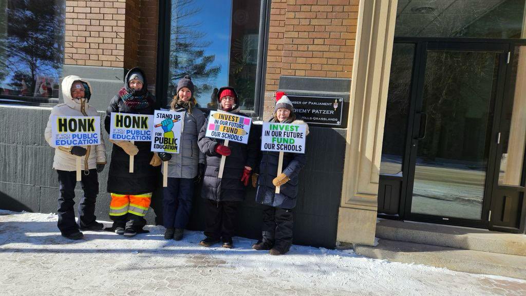 Thanks so much for all of the support (and coffee!!) today Swift Current! Your kids are worth it! #isupportSTF #weAreSTF