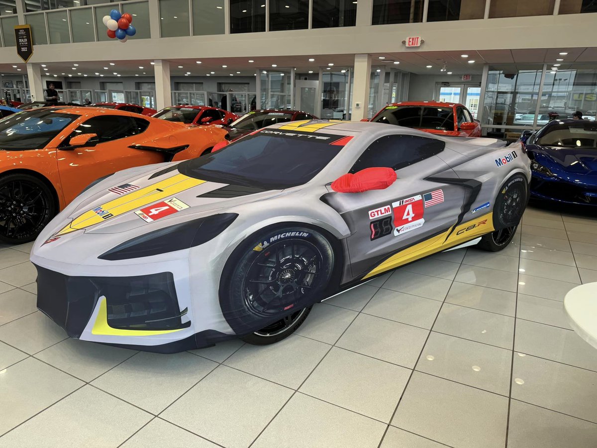 CioccaCorvette's tweet photo. Ciocca #Corvette in #AtlanticCity had the pleasure of hosting members of the Richmond County Corvette Club! They came down to send some time reviewing the latest options, new colors for 2024 and checking out our Chevy Accessories. 🏁

#cioccaonsocial #z06 #c8 #stingray #sportscar https://t.co/eFgSPCbzp1