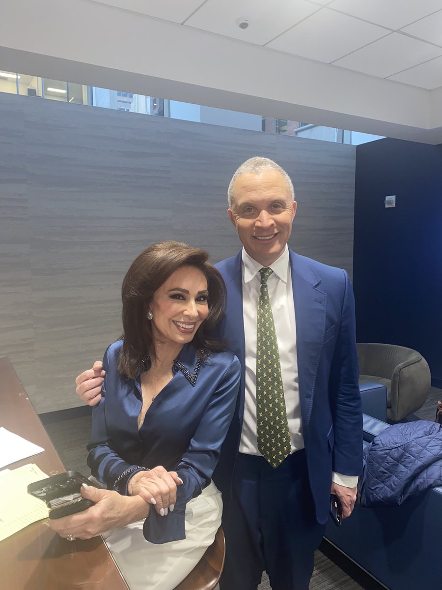 Judge Jeanine Pirro and Harold Ford Jr. in the greenroom before the show🌟