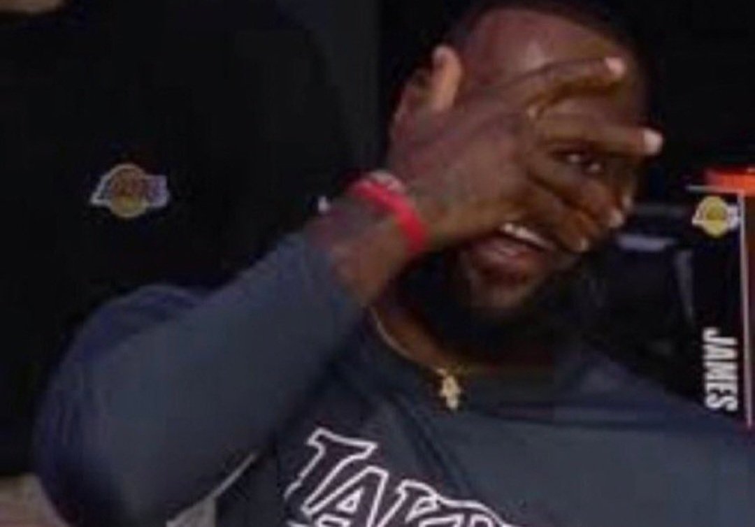 <a href="/jasrifootball/">JPA</a> <a href="/DailyMail/">Daily Mail</a> No way she took an Instagram model pic with crutches. 😂