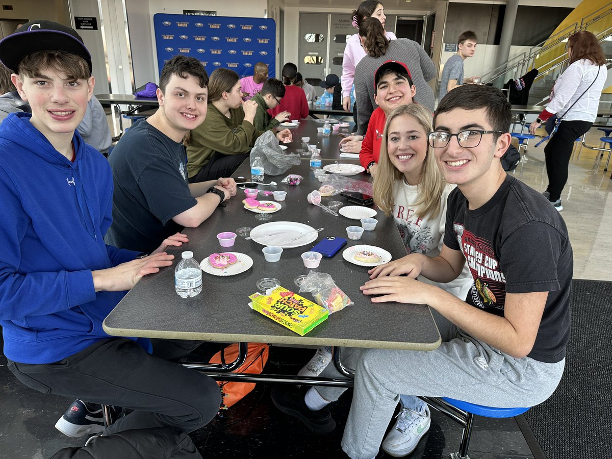 CSfriendship's tweet photo. A look back at our February cookie decorating party! ❤️🍪 https://t.co/UXM8vdtIMb
