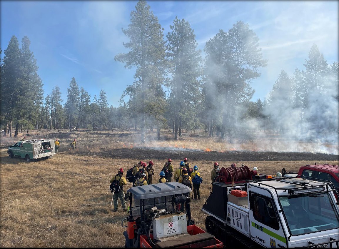 USFWSFire's tweet photo. Many times, the need to fill operational positions in a prescribed fire org. reduces the ability for personnel to focus on fire effects monitoring. Turnbull NWR (WA) partnered w/ @uidaho students to assist w/ a #rxfire, collect fire behavior info, & #postburn data collection https://t.co/g9oWMhEuS0