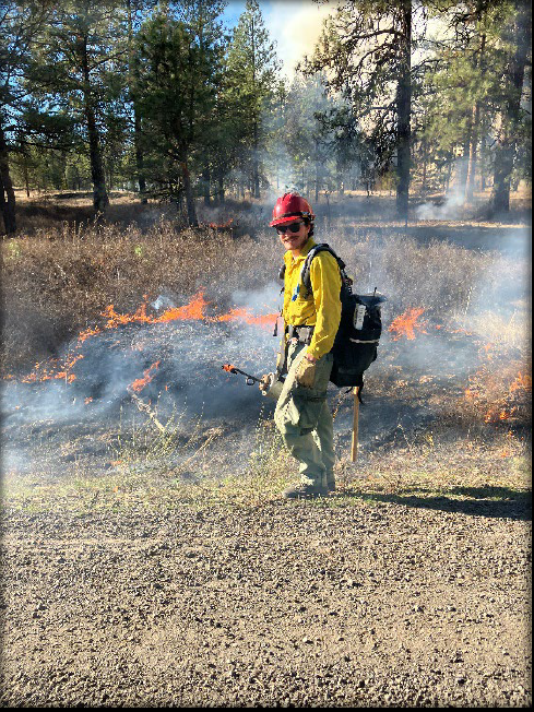 USFWSFire's tweet photo. Many times, the need to fill operational positions in a prescribed fire org. reduces the ability for personnel to focus on fire effects monitoring. Turnbull NWR (WA) partnered w/ @uidaho students to assist w/ a #rxfire, collect fire behavior info, & #postburn data collection https://t.co/g9oWMhEuS0