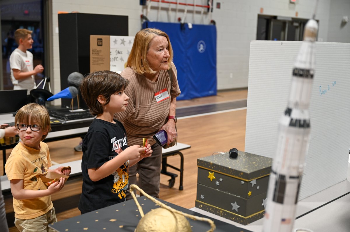 ScottsdaleUSD's tweet photo. Thank you to everyone who joined us at @HopiSUSD's STEAM Night!
Hopi students wowed us with their incredible projects, while families had a blast participating in STEAM activities.
#STEMeducation #STEAMNight #WorldClassFutureFocused #SUSD #BecauseKids https://t.co/BTMRT41WWc
