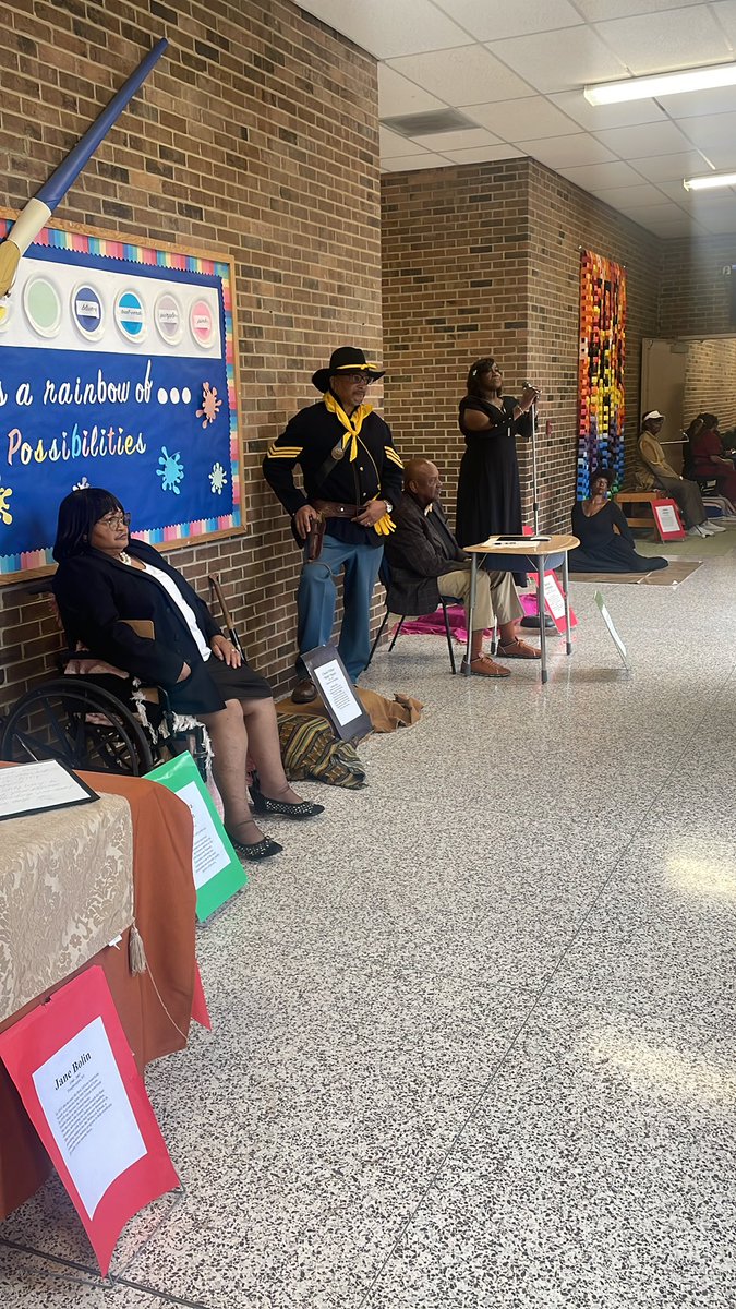 Robin Curry tweet media