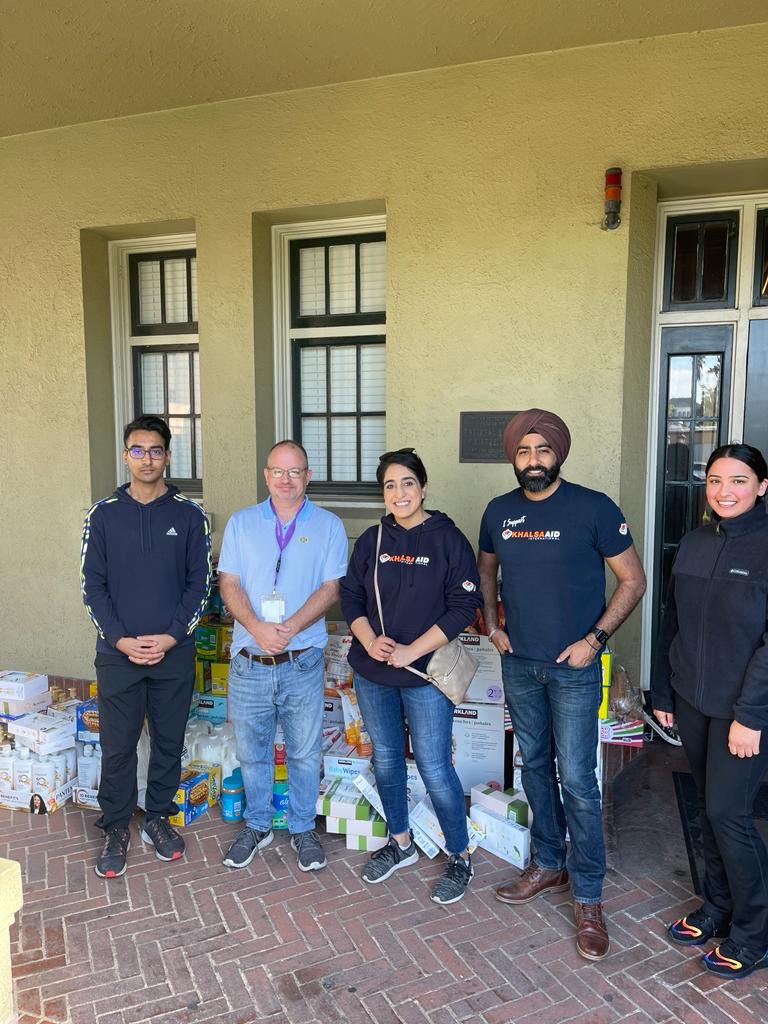 KhalsaAidUSA's tweet photo. Khalsa Aid NorCal provided vegetarian grocery items and hygiene products to Fresno Mission, The Landing, The Closet, and Marjaree Mason Center.

#grocery #hygieneproducts #fresno #volunteers #khalsaaidusa #khalsaaaid https://t.co/22voYaUZqm