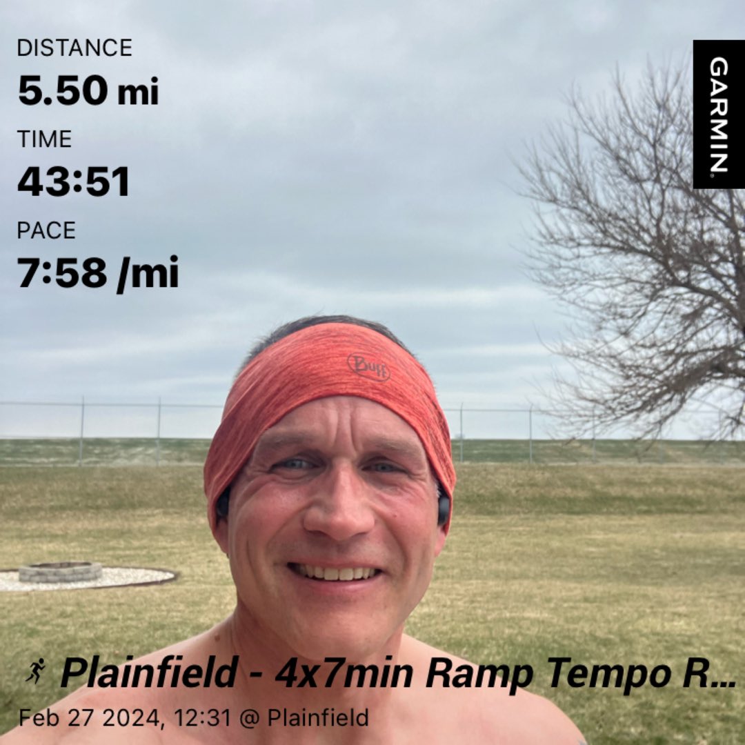 jaredjogs's tweet image. It was another lunch🏃‍♂️ today and it was 🥵.  4x7 minute ramp tempo run. Last 7 was straight into a headwind 😮‍💨. #runchat