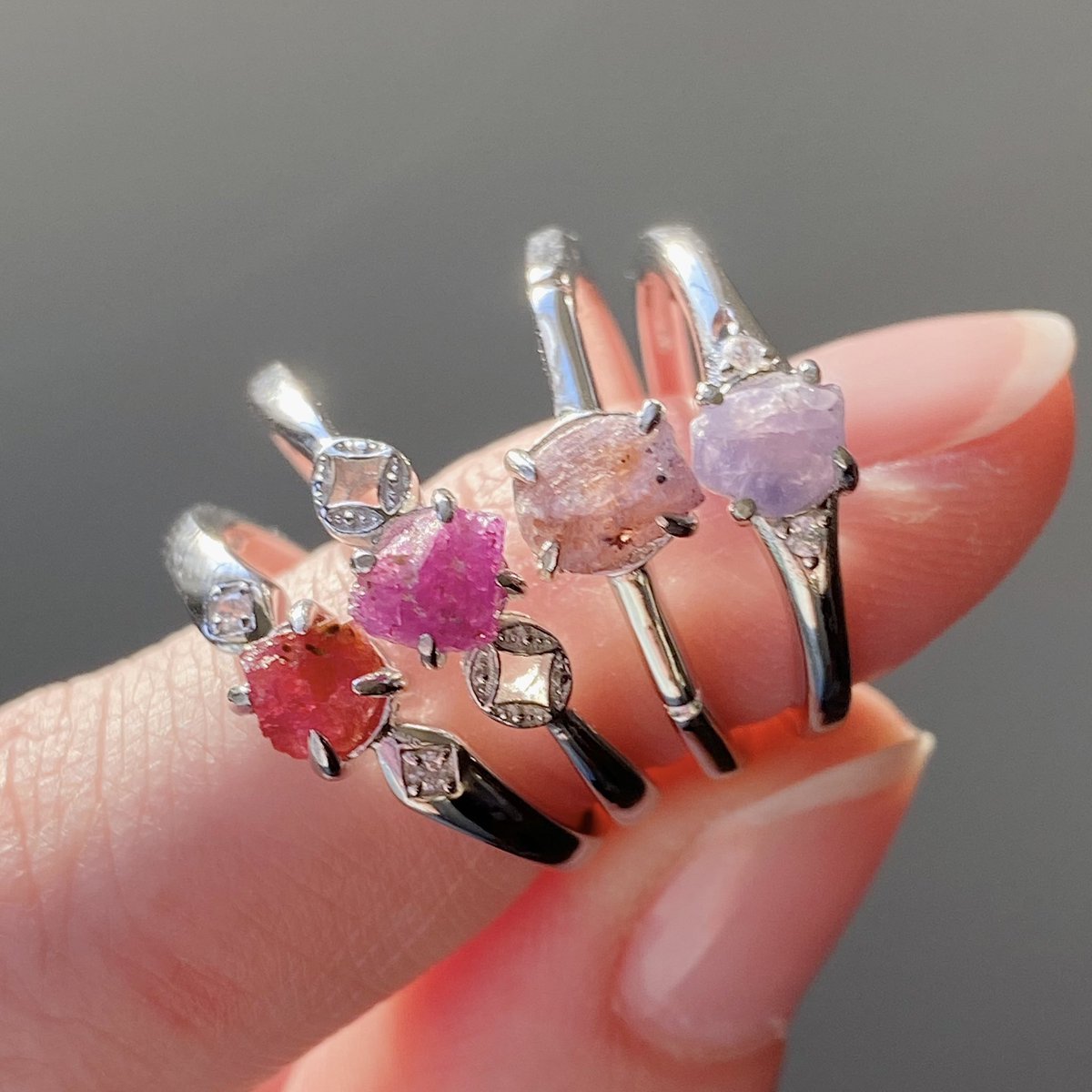 tayraegems's tweet photo. “What do you do with gems that are too small to facet??”

I TURN THEM INTO JEWELRY! 🥰💕 https://t.co/WxJnlD6t9i