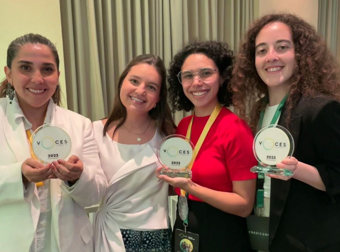 🎉Almudena Rincón Duque, futura socióloga de la UNAL, gana en “VOCES por el Bienestar” con su proyecto “Acorazonando la Vida”. 🌟¡Felicidades!  #OrgulloUNAL 🔗👇

humanas.unal.edu.co/2017/unidades-…