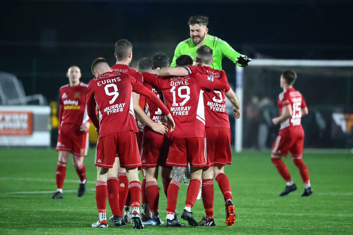 𝗙𝘂𝗹𝗹 𝗧𝗶𝗺𝗲

Dergview 0 - 1 Annagh

A valiant 80 minute defensive performance from the 10 men of Annagh, with the substitutes again making their impression.

A super team performance and 3️⃣ points on the road.

🔴⚪⚽