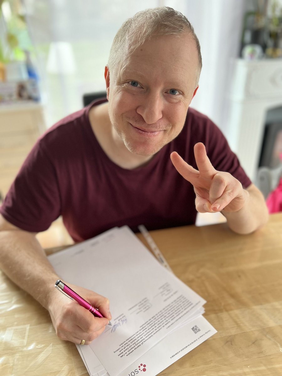 v_rtc's tweet image. Step 1 -&amp;gt; Connections and the chance for a new job Thank you @BenediktGasch 🙏 and #SoftlineGmbH
Step 2 -&amp;gt; Sign new contract 
Step Between -&amp;gt; Sign the termination and make a clean end
Step 3 -&amp;gt; Be happy 😊 
Step 4 -&amp;gt; Learn new skills ✌️
#chance #NewWork #Thankful 
Thankful for my…