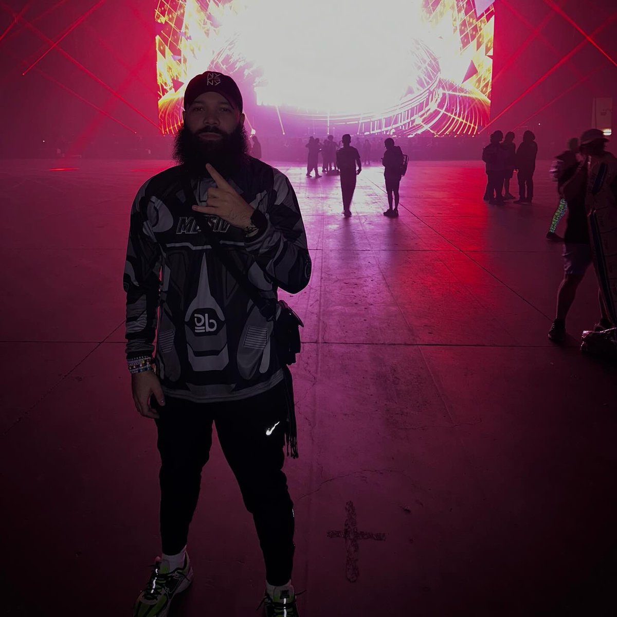 TheBeardedOne tweet media