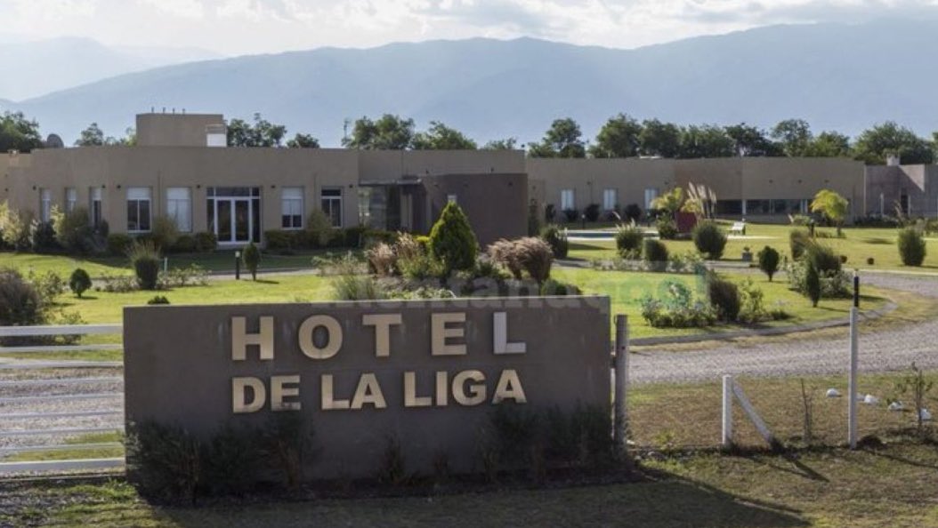 arielalvarez75's tweet photo. La “tarifa diferencial” de la que presume el presidente de la @LSF_oficial resultó inalcanzable para los clubes afiliados. 
Finalmente ninguno de los 3️⃣ clubes (GyT, JA y CN) pudo realizar la pretemporada en el Hotel de la Liga. 
⚽️ GyT eligió Jujuy
⚽️ CN en Salta
⚽️ JA a definir https://t.co/BbOhCFUzBo