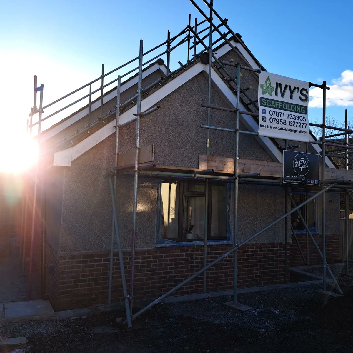 ADWPlastering's tweet photo. Before &amp; after
Recent rendering project grey pebble dash finish.
#adwplastering #rendering #plastering #carmarthenshire https://t.co/KpJcx6tRDv