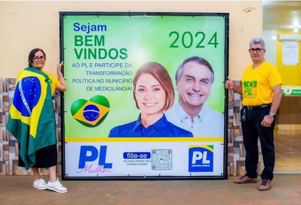 Metropoles's tweet photo. ➡️ Assassino de Chico Mendes assume presidência municipal do PL no Pará

O fazendeiro Darly Alves da Silva e seu filho Darci Alves foram condenados pela morte do ambientalista Chico Mendes, em dezembro de 1988

Leia: https://t.co/GiJ8lpN3GP https://t.co/62lv8b3Qq4