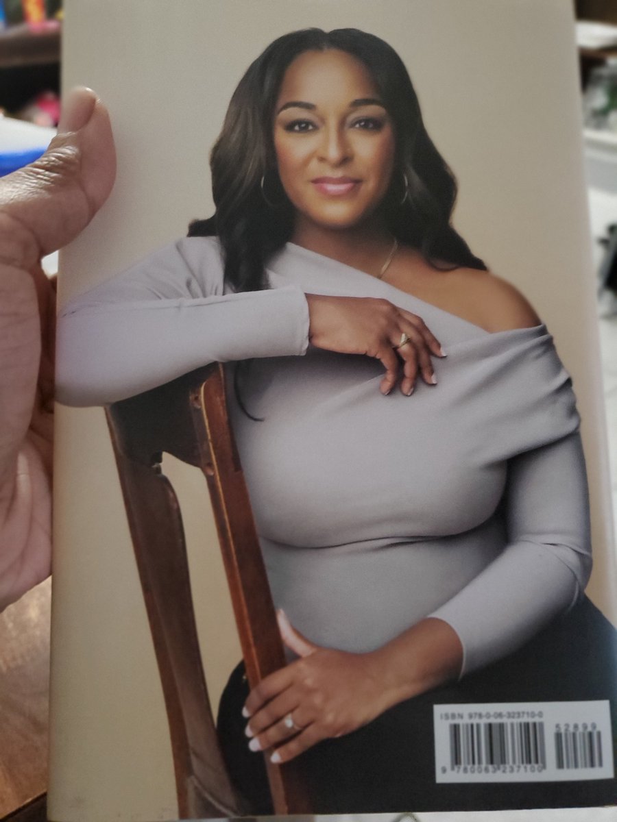 QWilliamsCNY's tweet photo. Congratulations to @NatashaSAlford on the release of her memoir "American Negra!" One of @SyracuseSchools' very own!! Truly proud of you and happy to have called you a GREAT friend for over 20 years! Keep Climbing! 🙌🏾🙌🏾 https://t.co/WVUvwCoAI8