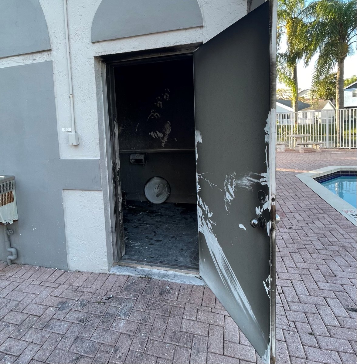 ATTENTION RESIDENTS: Officers are currently investigating an arson that occurred inside of the Charleston in the Pines community pool bathroom (10181 NW 3rd Street). Anyone who may have information is asked to contact the PPPD at 954-431-2200.