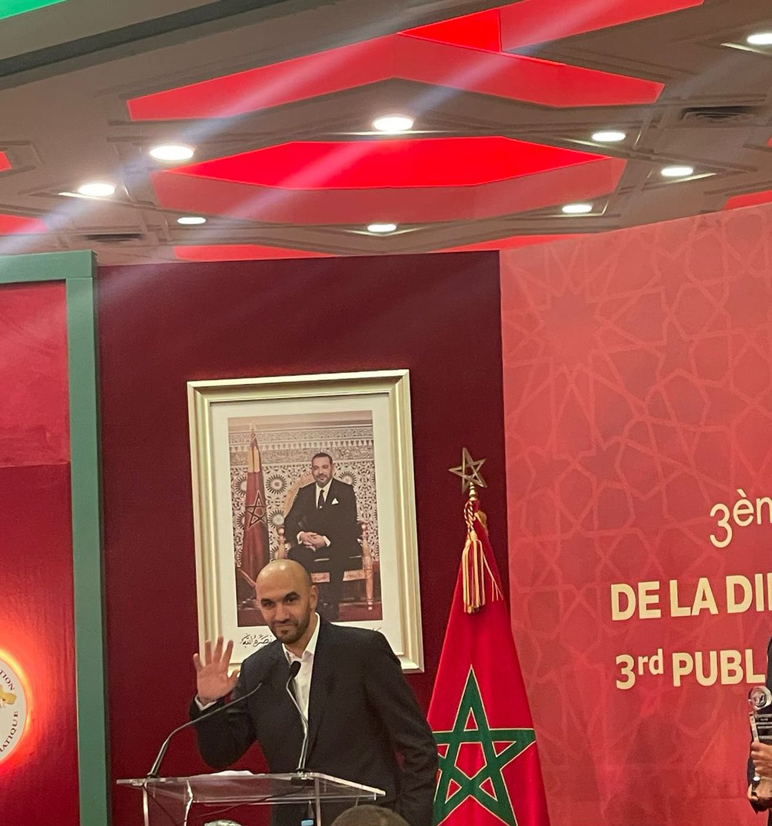 Coach Regragui est présent aux Trophées de la diplomatie publique ce soir 🇲🇦🤍