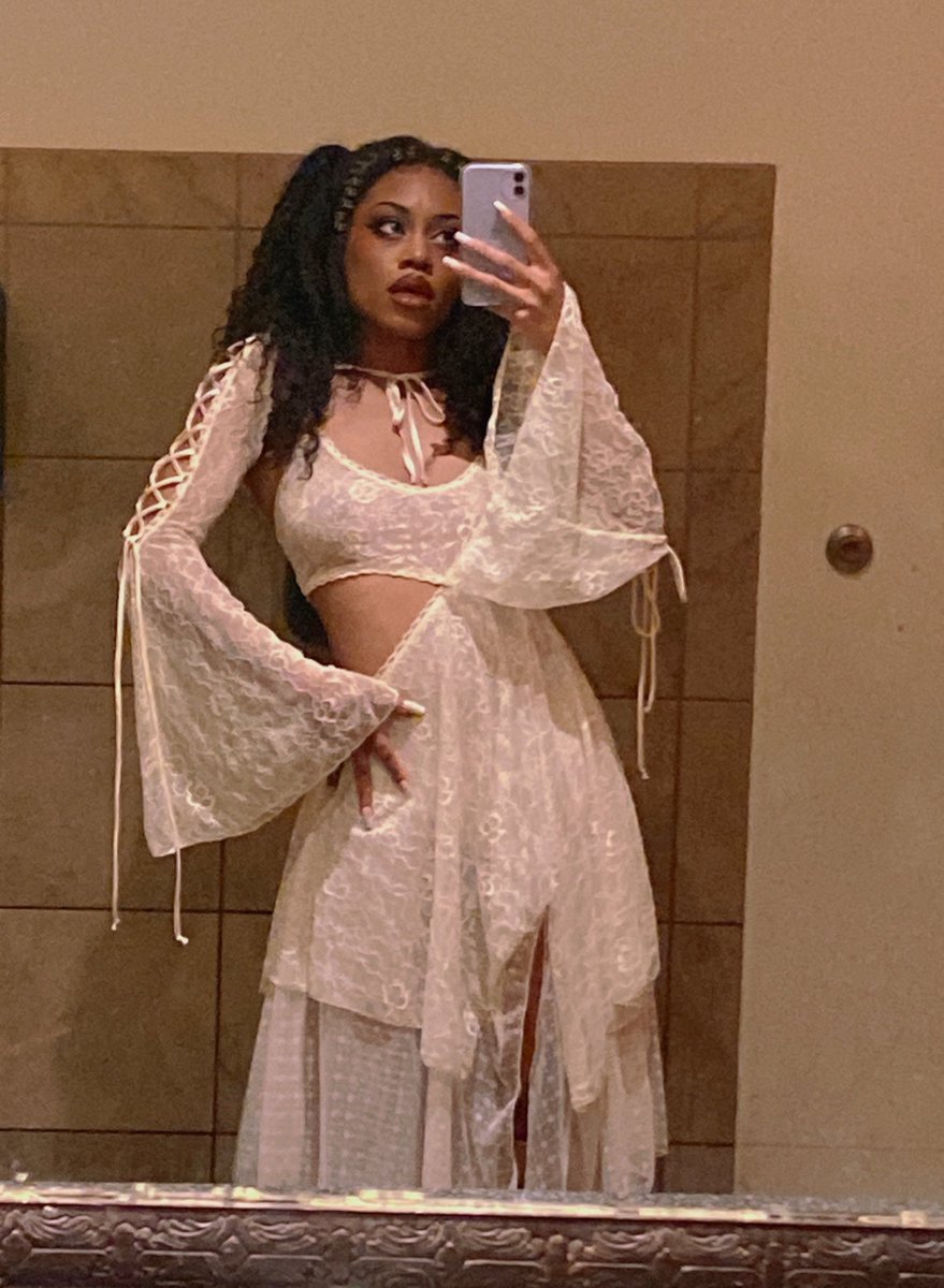 KingKangTerry99's tweet image. Seeing Chinaurrrrrr and Shaurrrrrn today in this very stunning dress🤪 ✝️✝️✝️ feeling like an apparition🤍 #crosses