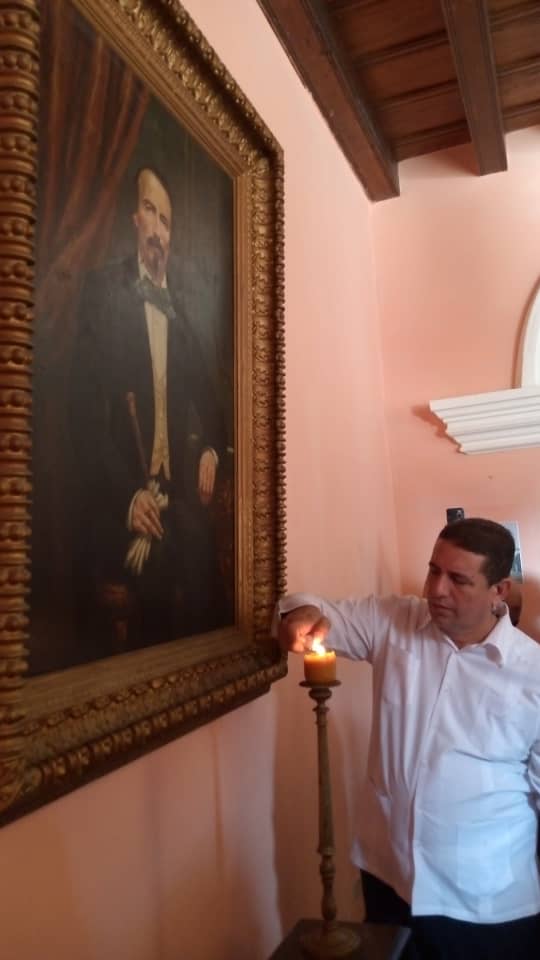 Honor al padre de la patria #CespedesImpetudYGrandeza 
<a href="/DiazCanelB/">Miguel Díaz-Canel Bermúdez</a> 
<a href="/DrRobertoMOjeda/">Dr. Roberto Morales Ojeda</a>
<a href="/YudelkisOrtizB/">Yudelkis Ortiz Barceló</a>
<a href="/CordoviYoandra/">Yoandra Cordovi González</a> 
<a href="/MilanesJerez/">Wilver Jerez Milanés</a> 
<a href="/BorgesOlivero/">Carlos Borges Oliveros</a>