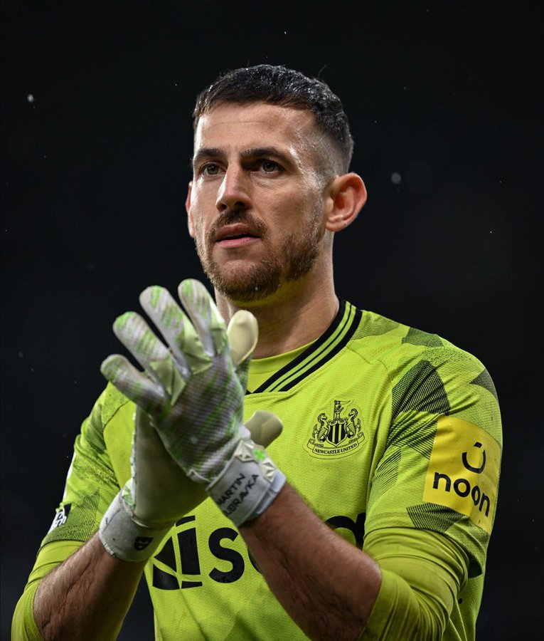 toonarmy_com's tweet photo. Martin Dubravka the hero tonight 👏🖤 #NUFC https://t.co/F7THY3RFJx