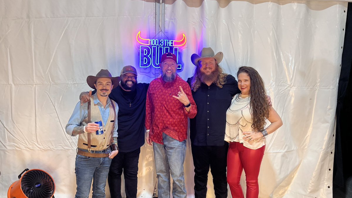 Had a blast hanging with @TheBullHouston this weekend… Thanks for having us! And thanks for hooking us up with the hats, #BuckleBunnyHatBar! Gotta wear cowboy hats when in Texas 🤠