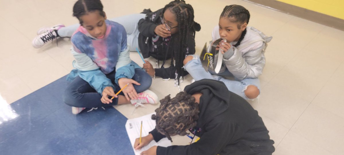 ChatRocksThat's tweet photo. Awesome job Mr. Murphy on Signature Program Tuesday @PeytonForestES! Model Tigers were introduced to STEM!  @APS_LongSTEM @apsLongms https://t.co/QD9lPZIWbj