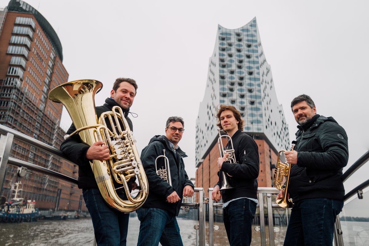 Gewandhausorchester (@gewandhaus) on Twitter photo Gefeierter Auftakt in Hamburg! Mit 2 ausverkauften Tschaikowski-Konzerten in Hamburgs <a href="/elbphilharmonie/">Elbphilharmonie</a> ist die Europatournee des Gewandhausorchesters mit <a href="/andris_nelsons/">Andris Nelsons</a> & Geiger Leonidas Kavakos gestartet. Nächste Stationen: Luxemburg, Paris, Amsterdam, Essen & Wien. #GHOontour Gefeierter Auftakt in Hamburg! Mit 2 ausverkauften Tschaikowski-Konzerten in Hamburgs <a href="/elbphilharmonie/">Elbphilharmonie</a> ist die Europatournee des Gewandhausorchesters mit <a href="/andris_nelsons/">Andris Nelsons</a> & Geiger Leonidas Kavakos gestartet. Nächste Stationen: Luxemburg, Paris, Amsterdam, Essen & Wien. #GHOontour