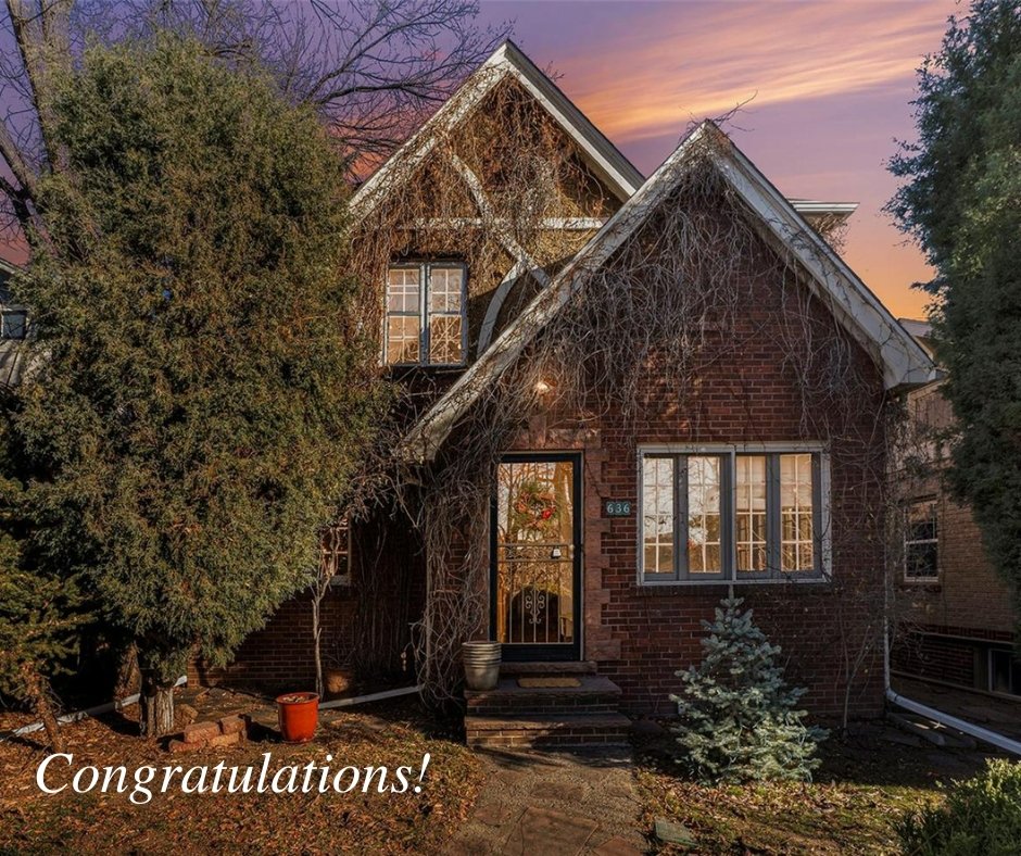 A huge CONGRATULATIONS to our incredible home buyers! Have a wonderful time settling into your new home. 🏠🎉

Ready to start your own home-buying journey? Reach out to us today and let's turn your dreams into reality!

#ClosingDayCelebration #licherrealestategroup