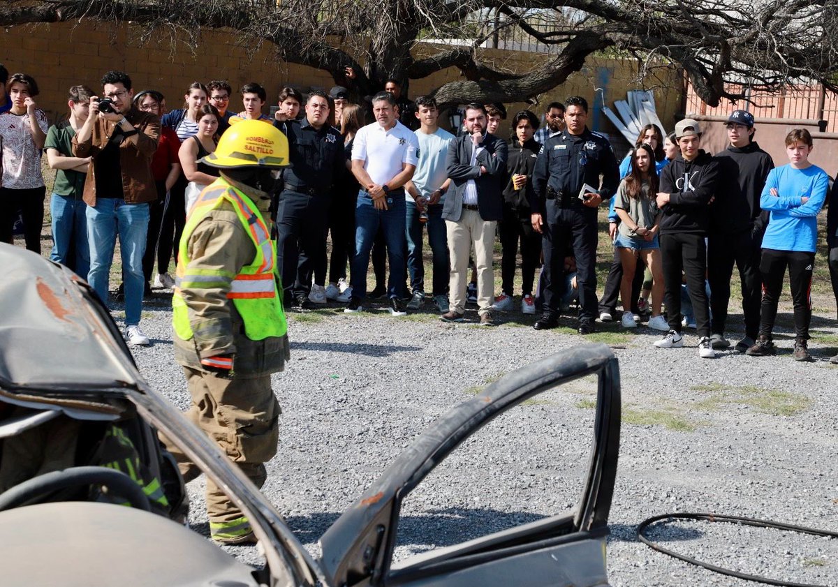 SaltilloGob's tweet photo. incluye una plática preventiva, así como un simulacro de accidente automovilístico, con el fin de crear conciencia y evitar accidentes debido al consumo de alcohol. #CoahuilaPaDelante #SaltilloNosUne https://t.co/F2Pbmr1wQF