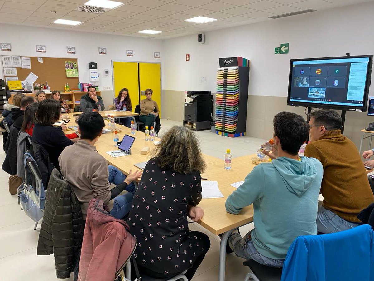 aedipAragon's tweet photo. Asamblea ordinaria de socios/as en el CEIP María Zambrano. Trabajando junt@s por un mismo objetivo, el crecimiento de AEDIPA y la mejora continua de los Equipos Directivos. 💪💪💪
Gracias a todos los que habéis asistido online o presencial. https://t.co/XobqE4ZoCF