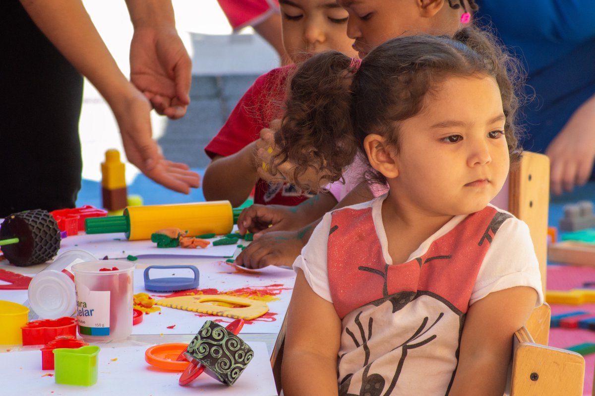 El éxito de los Jardines de Verano JUNJI resalta el compromiso con el desarrollo y la educación de nuestros niños y niñas. Junto a <a href="/JUNJI_Nuble/">JUNJI Ñuble</a> acompañamos en el cierre de estos espacios que ofrecieron cuidado y aprendizaje durante el verano, brindando apoyo a sus familias #Ñuble