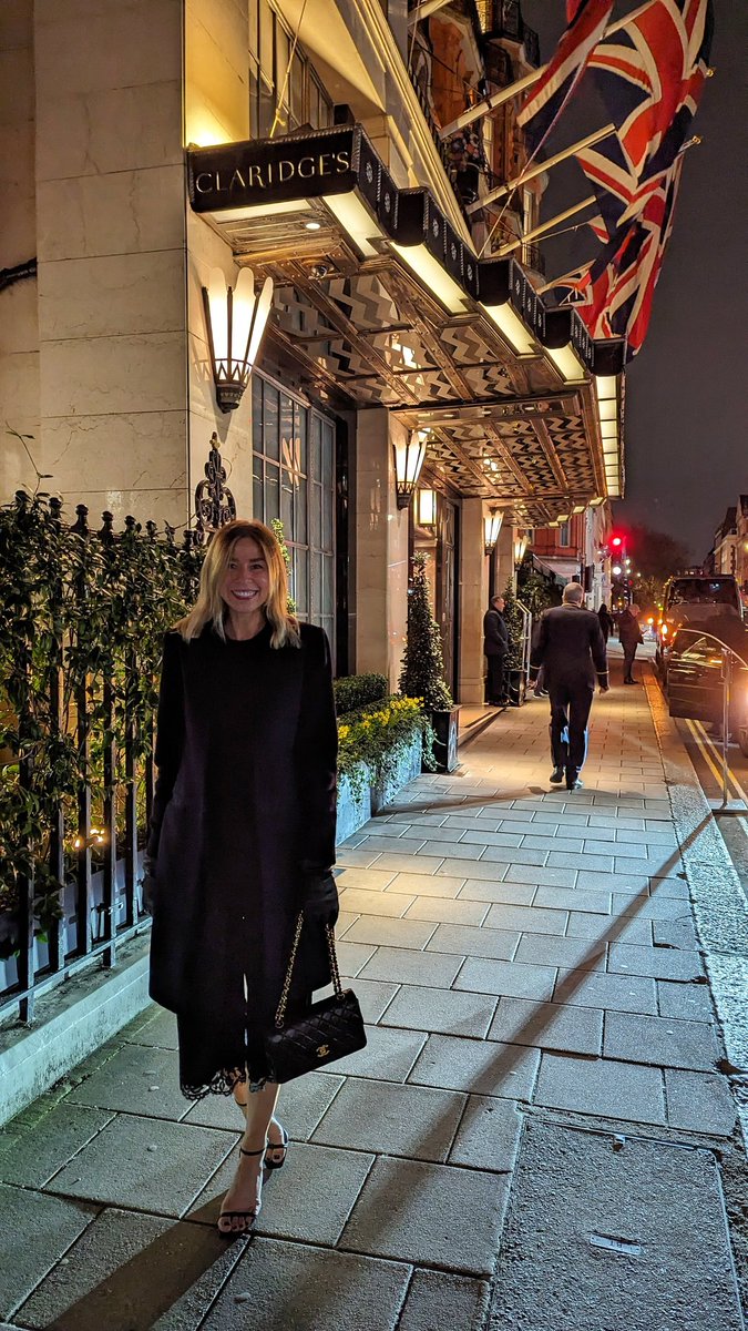 Not even travel armageddon could scupper a glorious supper at Claridge's with family 🖤
