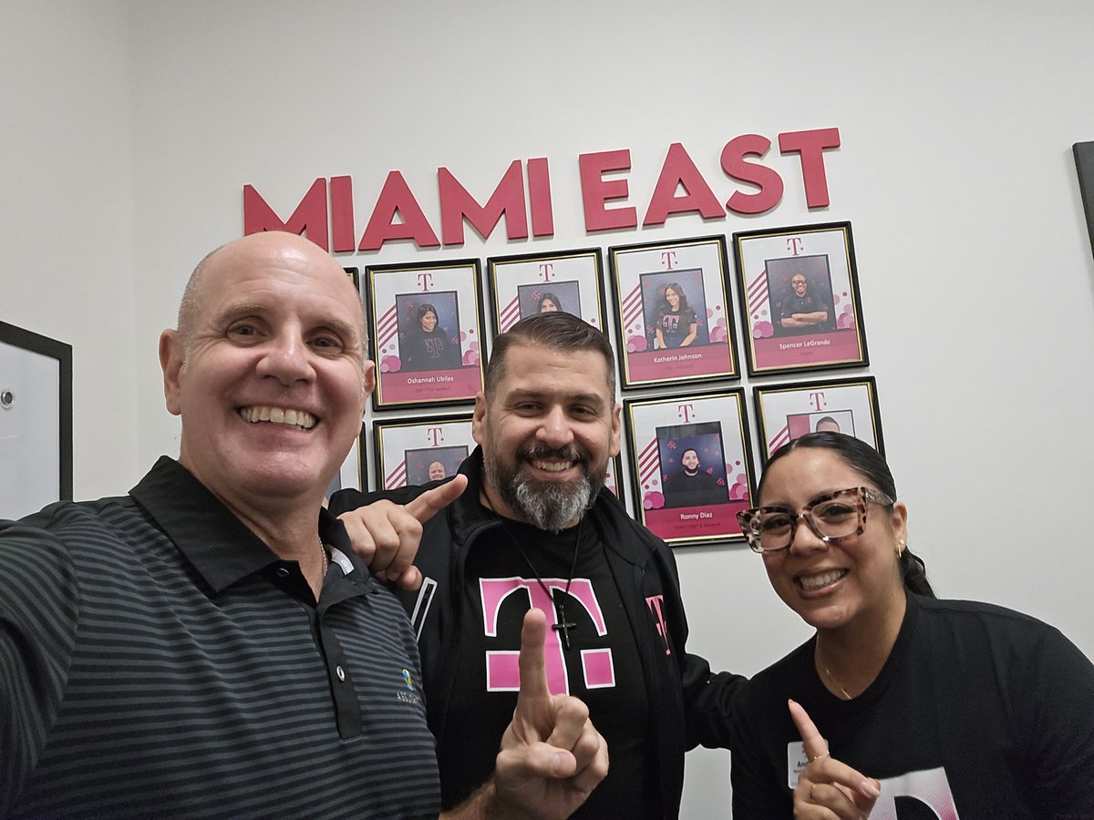 Spent time  in T1 Miami East to meet & train their 
Newest Mobile Experts. Super impressive team!  Then, Performance review with SM @AnaEmicel. They're currently tied for 1st  place in Florida South Market in P360! Ready to Win! @pattyc101 @OJP305Spent
