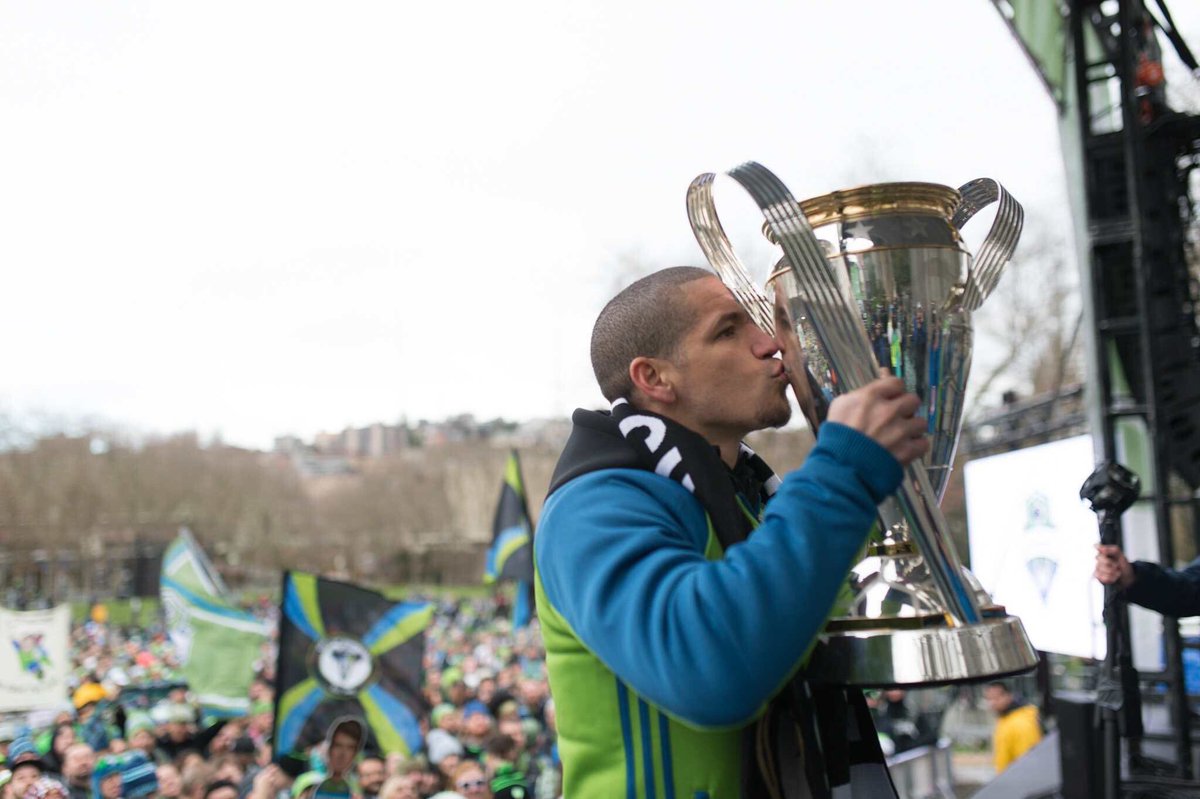 kp_sounders's tweet photo. YAAAAAH! Honey Badger gets a farewell from @SoundersFC ! #onceasounder #thankyouOzzie https://t.co/tyOAG7R5nT