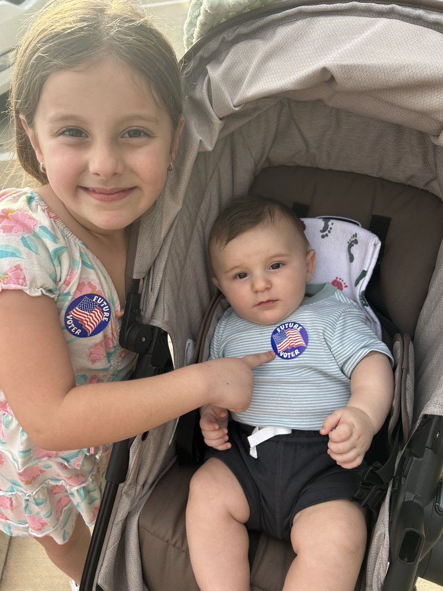 JimmyPollozani's tweet photo. Two Republican voters coming soon! https://t.co/uqoxdloBiD