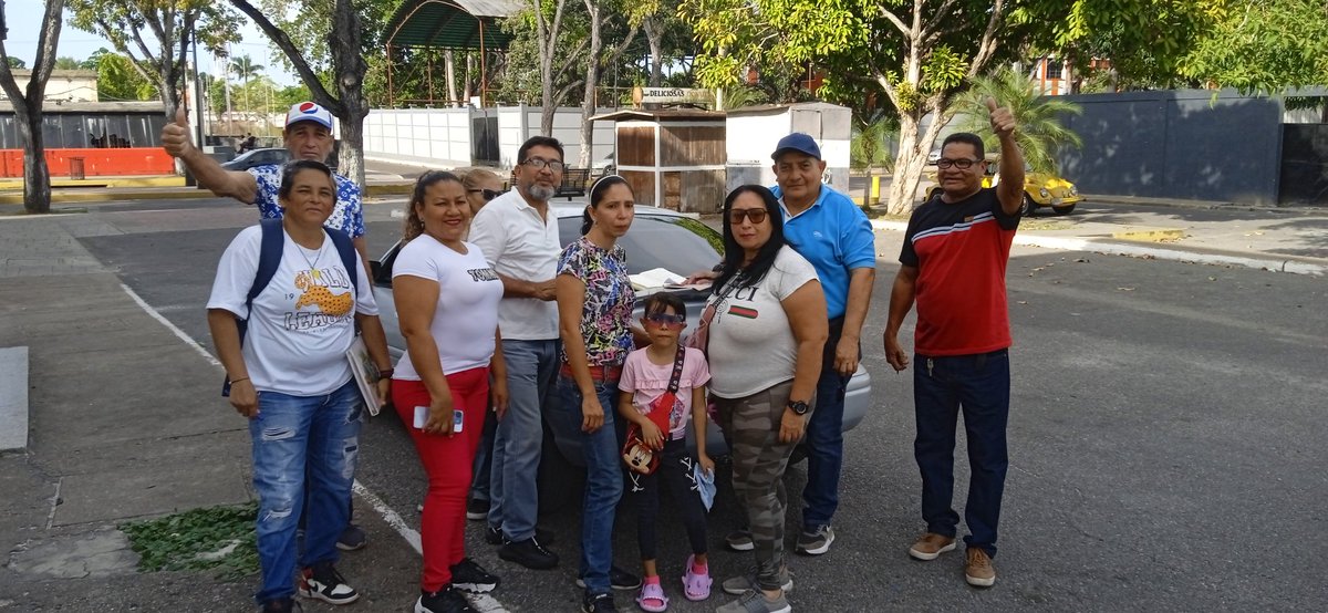 SubSeOrgMonagas's tweet photo. #27Feb24. Reunido con el Sec. de Asuntos Municipales Seccional Monagas; @LuisSalazar y su equipo, conversando, organizando, escuchando sus propuestas, actualizando sus estructuras. Porque sabemos el compromiso que tenemos con Venezuela. #ADecosXVzlaConMCM #ConVzla https://t.co/cV8ljoUHok