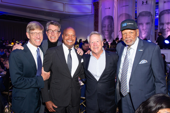 UCLAZimanCenter's tweet image. Thank you to @uclaanderson for creating another fantastic and inspiring John Wooden Global Leadership Awards event, and congratulations to the 2024 John Wooden FTMBA/FEMBA/EMBA student Fellows!
anderson.ucla.edu/news-and-event… #WoodenAwards #WhyAnderson