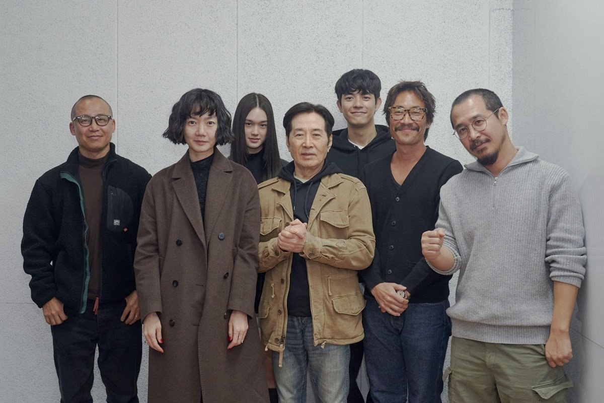 Coupang Play drama <#FamilyPlanning> script reading, release in 2024.

#BaeDoona #RyuSeungBum #BaekYoonSik  #Lomon #LeeSooHyun