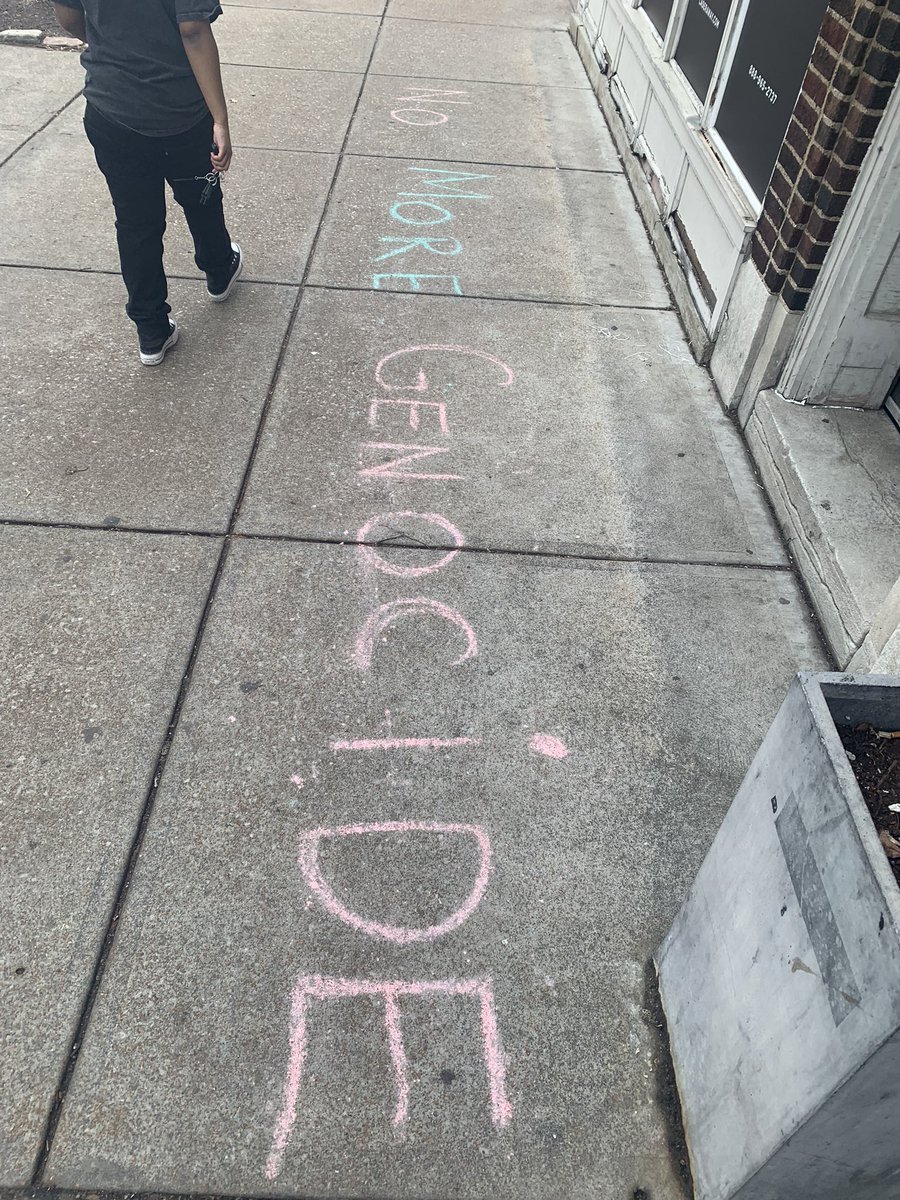 Simonee_deee's tweet image. Saint Louis missouri taking a walk ❤️