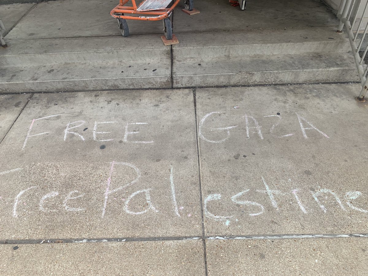 Simonee_deee's tweet image. Saint Louis missouri taking a walk ❤️