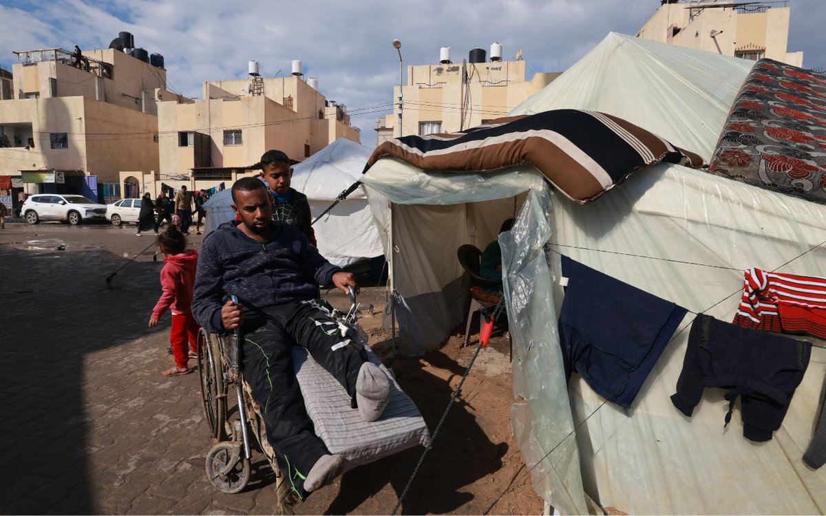 There are fears for the lives of thousands of displaced civilians in southern Gaza, who were sheltering in the grounds of a major hospital in Khan Yunis, with Médecins Sans Frontières now declaring “nowhere in Gaza is safe”. Read more: ow.ly/8EER50QHzP0