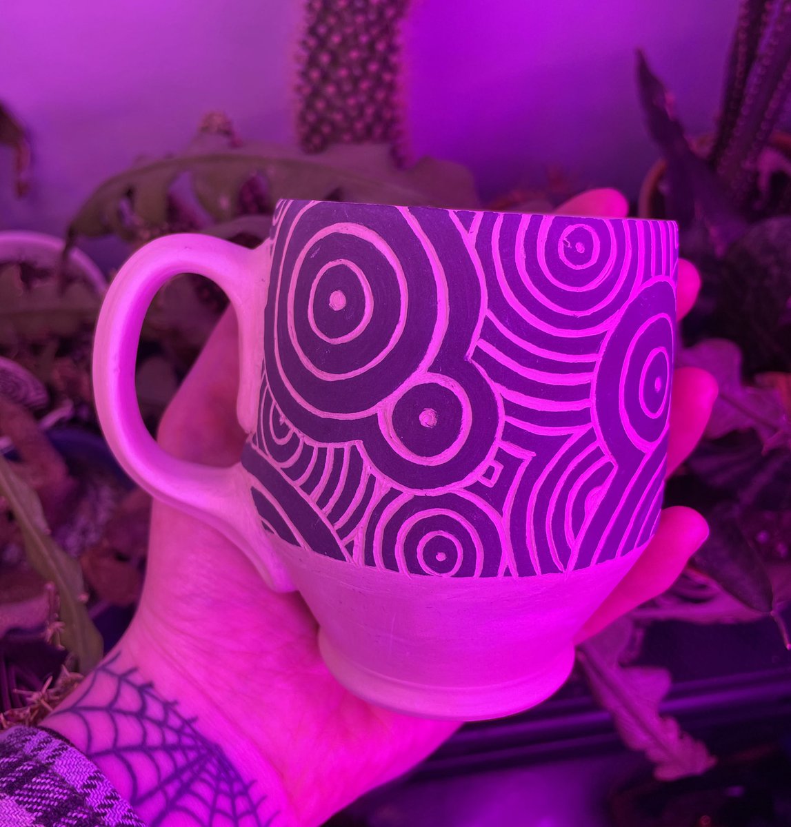 _escript's tweet image. after spending two years away from clay, i was so scared i’d lost everything i once knew; knowledge, technique, even just my creativity. 

turns out that’s a crock of shit. 

anyways…. go make something.