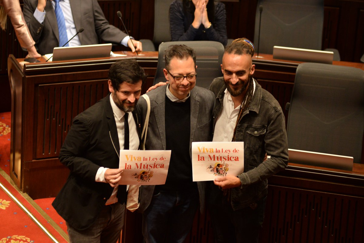 ¡Avanza el proyecto de Ley de Música en la <a href="/CamaraColombia/">Cámara de Representantes de Colombia</a>, que busca promover y fortalecer la música y todo su ecosistema en el país! Hoy fue aprobado por la Plenaria de la Cámara de Representantes y ahora pasará al Senado. 🧵