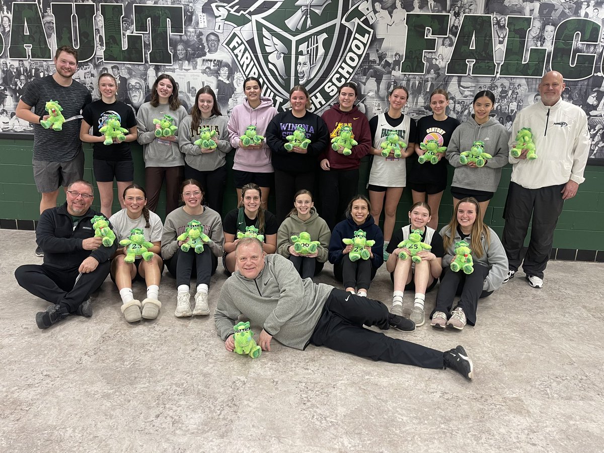 Last team dinner!! 

Thank you to Jamie’s Grandma for personalizing all these cute stuffed Dino’s 💚🦖

We’re ready for our sections game tomorrow, at Byron, 7pm, SEE YA THERE!!